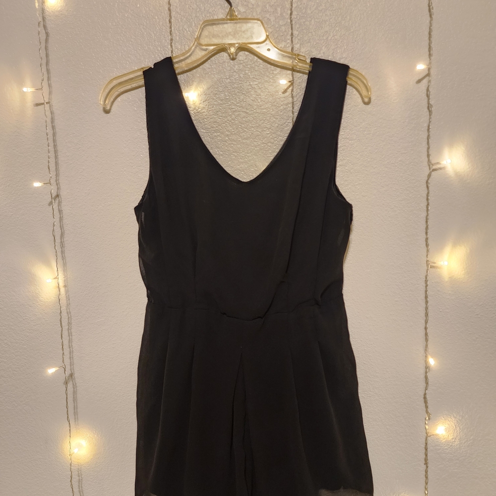 mine Black Sleeveless V-Neck Romper
